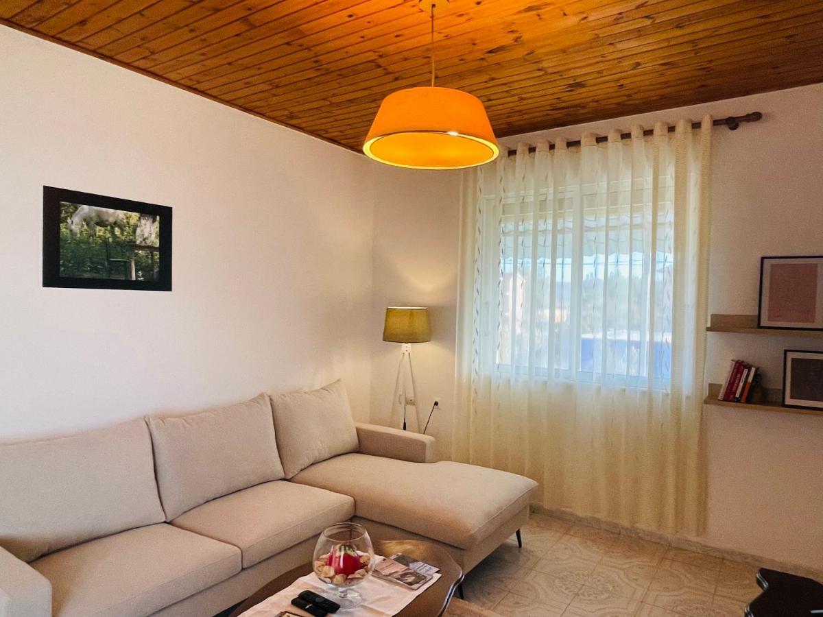 Mia Guest House - Entire Home With Balcony & Garden Divjake Exteriör bild