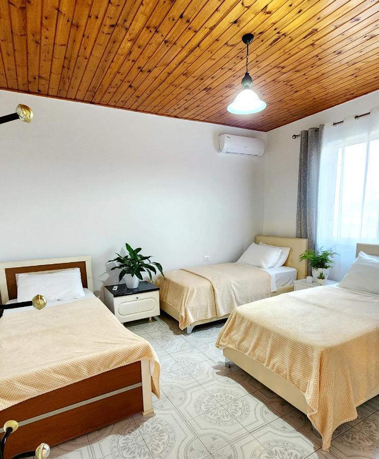Mia Guest House - Entire Home With Balcony & Garden Divjake Exteriör bild
