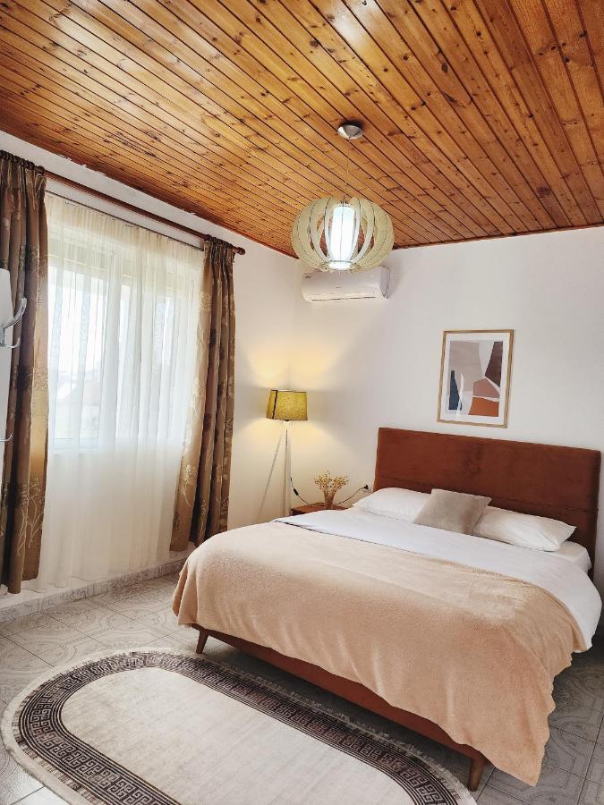 Mia Guest House - Entire Home With Balcony & Garden Divjake Exteriör bild